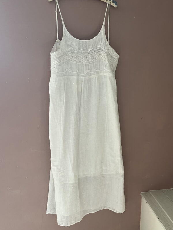HELENA | VINTAGE EMBROIDERED DRESS - Image 2
