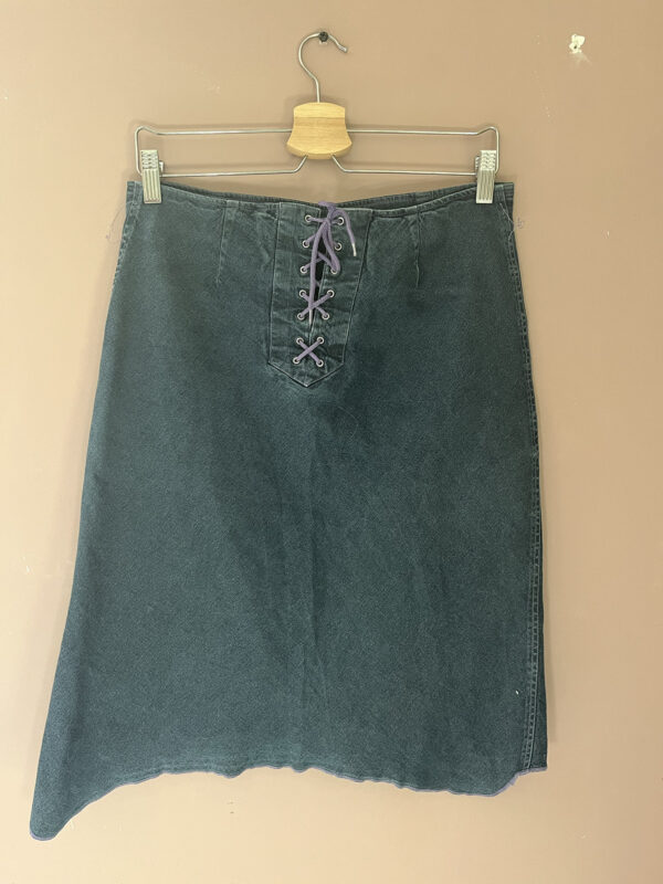 BESS | VINTAGE LACE-UP SKIRT - Image 2