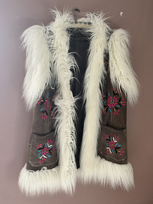 NILA | VINTAGE WAISTCOAT - Image 2